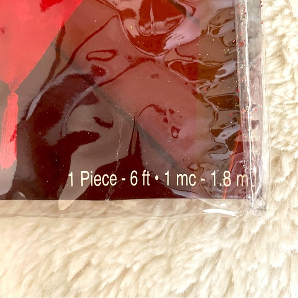 Amscan Red Damask Table Runner 6 Feet - Picture 5 of 7